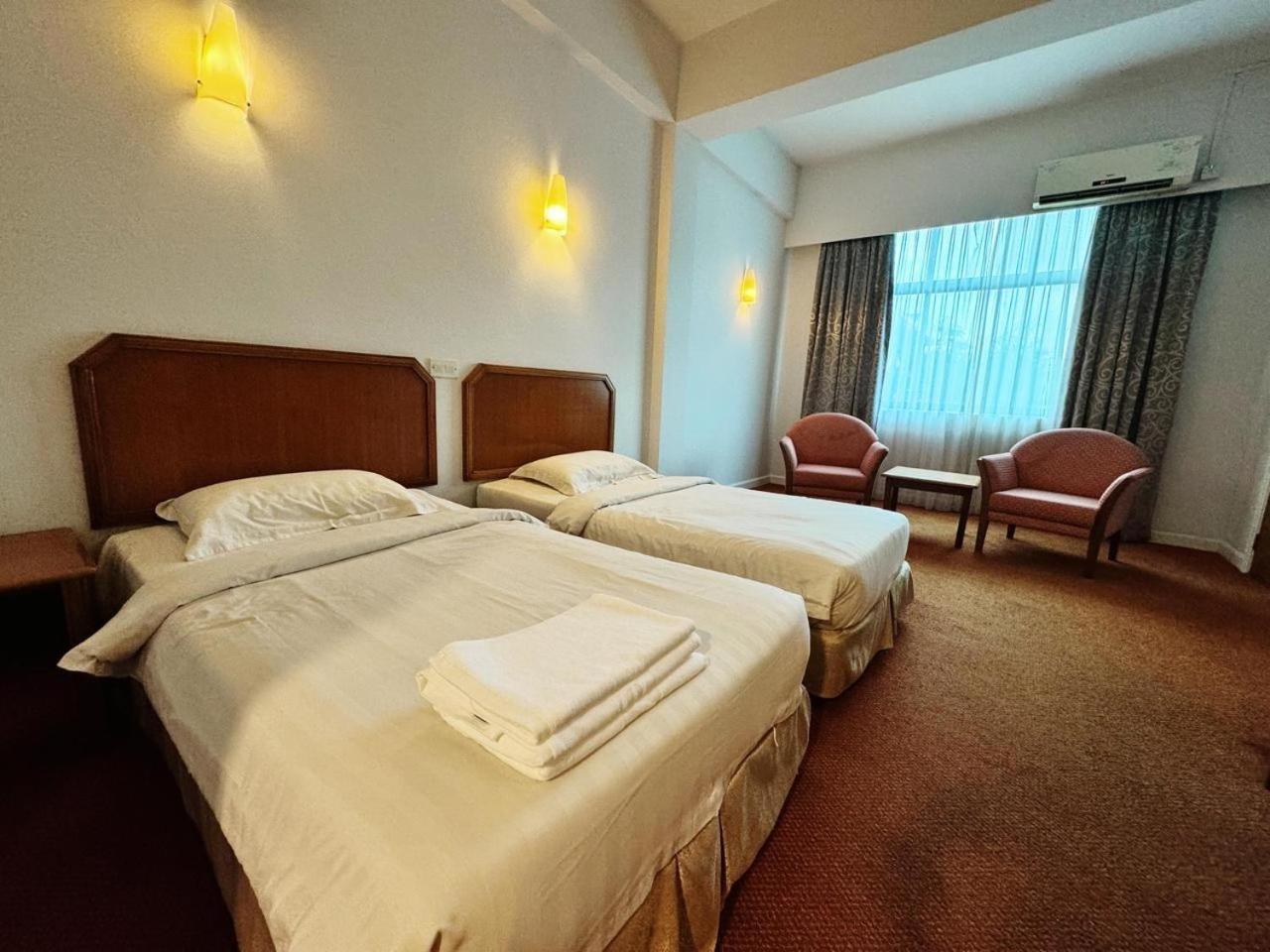 Grand Topaz Hotel Bandar Seri Begawan Buitenkant foto